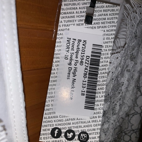 Brand new flowy dress - Picture 3 of 3